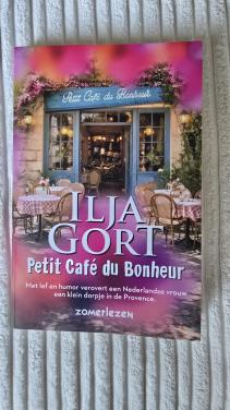 Petit Café du Bonheur  van Ilja Gort