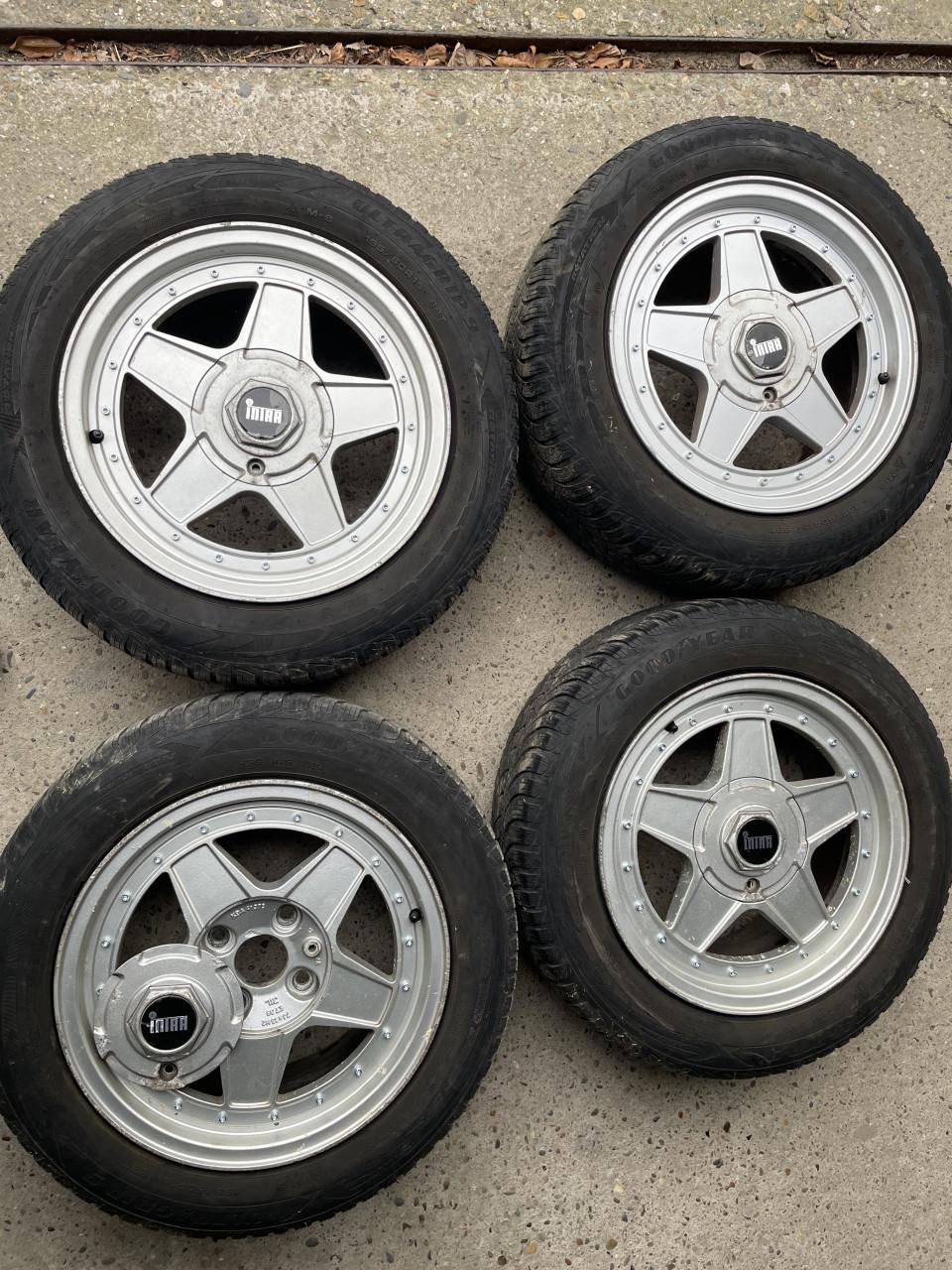 Set Audi Speedline 7J x15 wielen.