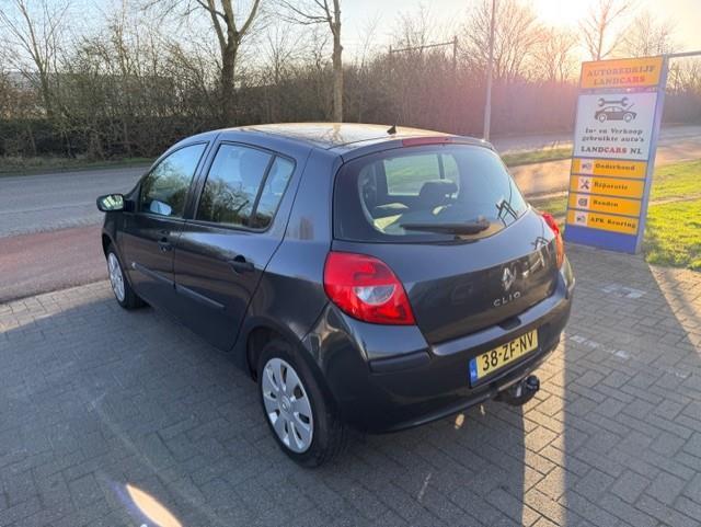 Renault Clio 1.2-16v business line