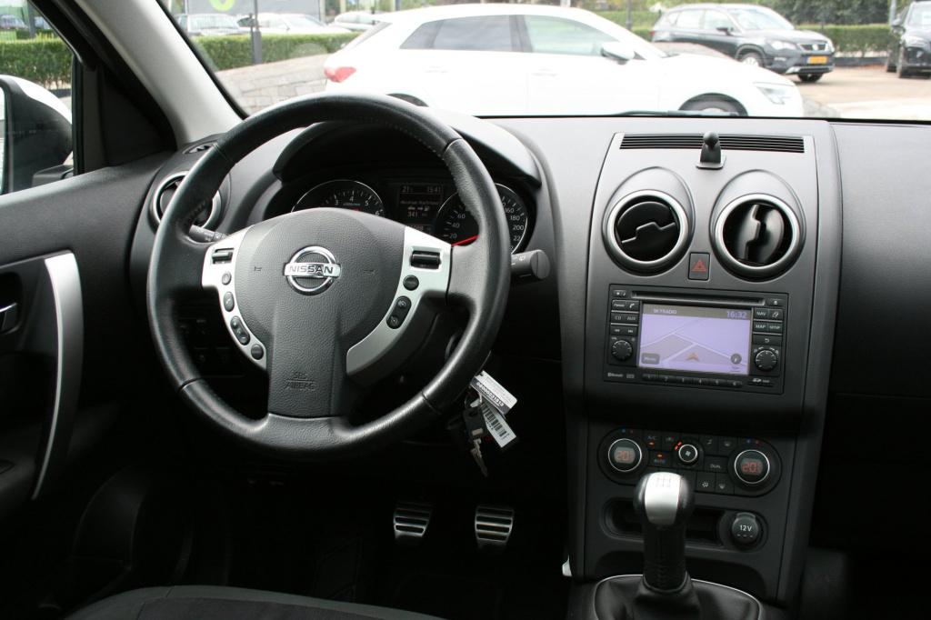 Nissan Qashqai 1.6 connect edition / pano / afn. trekhaak / camera