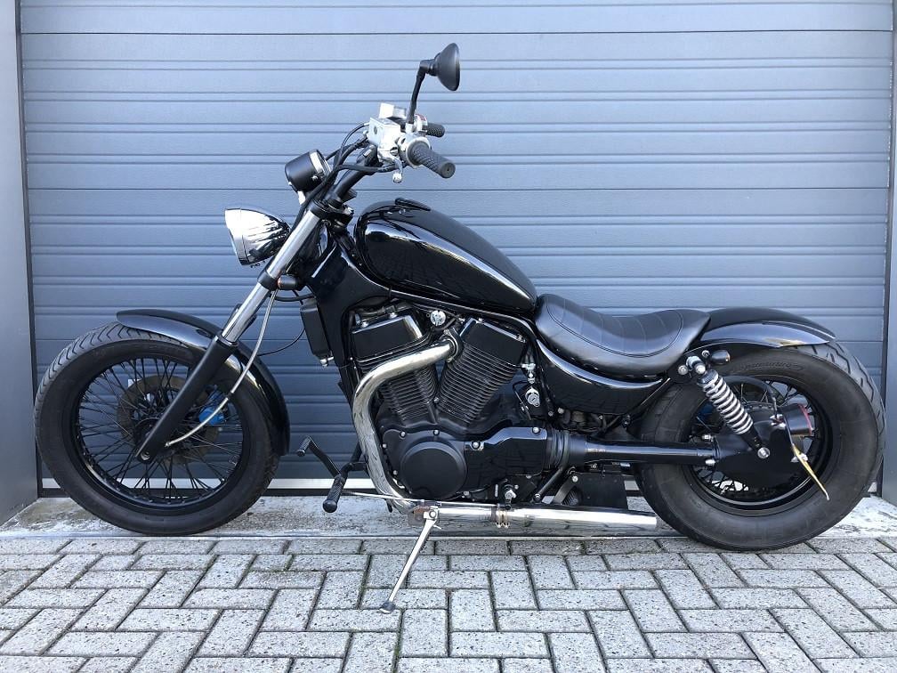 Custombuild Suzuki VS1400, monozit, sidemount, forwardcontr, zo mee €1995,-