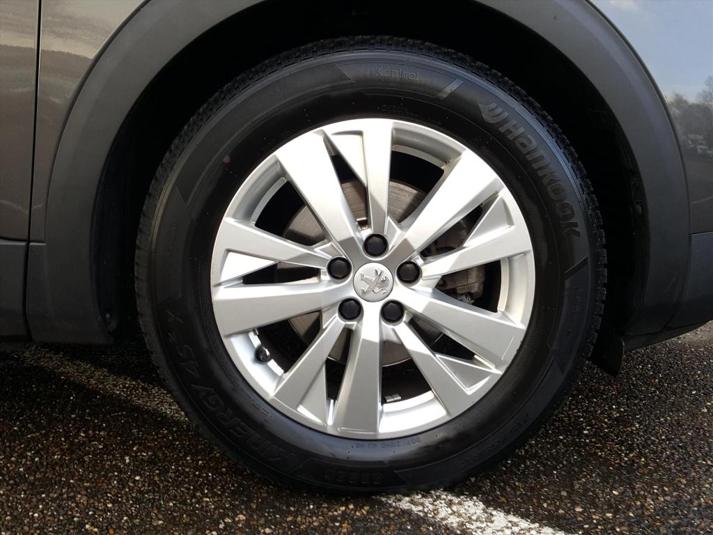 Peugeot 5008 blue l. executive 1.2pt-130pk (vol)automaat(eat8) 7-pers. | vo