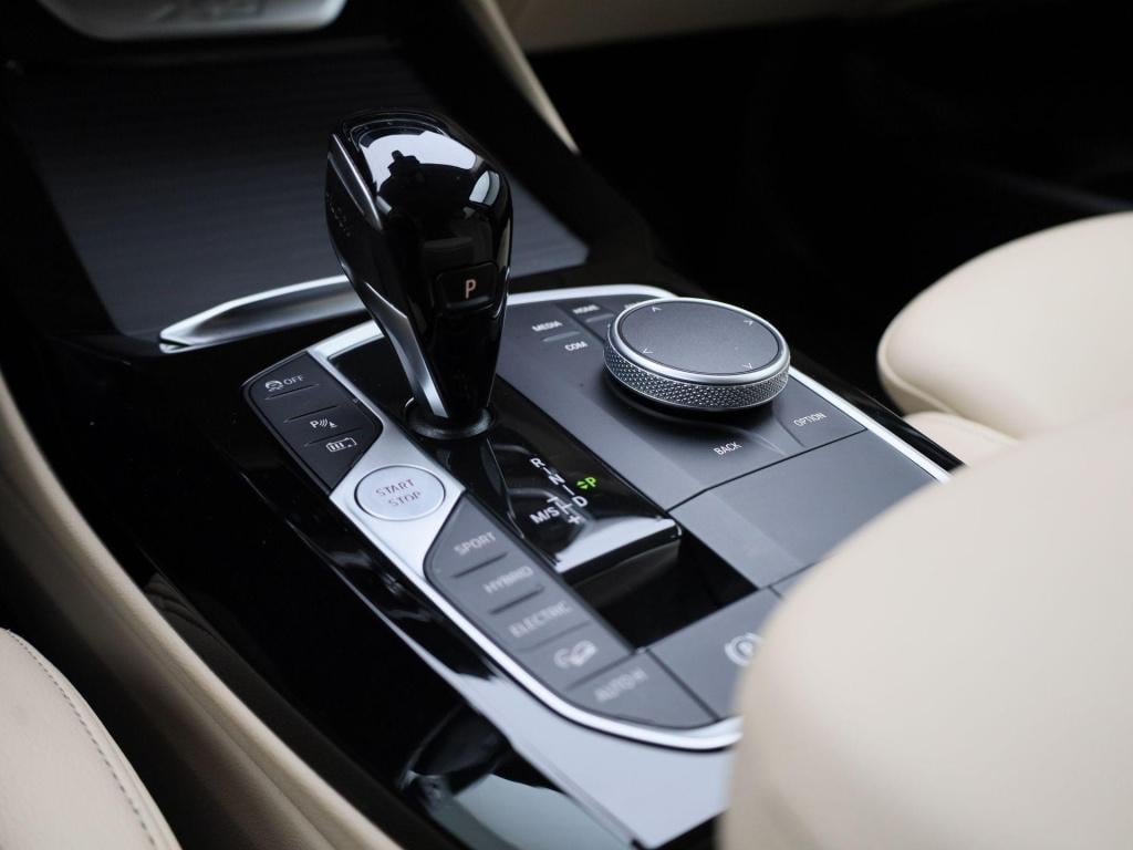 BMW X3 xdrive30e (135 kw) | automaat | stoel verwarming | virtual cockpoit 