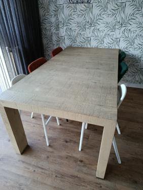 Gratis af te halen, uitschuifbare eettafel