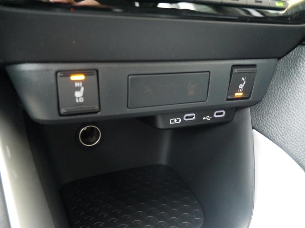 Mazda 2 Hybrid 1.5 centre-line