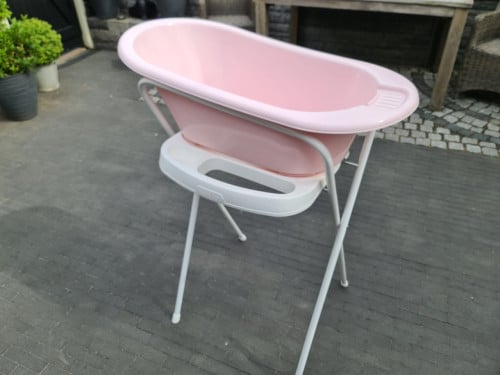Kinderbadje op standaard