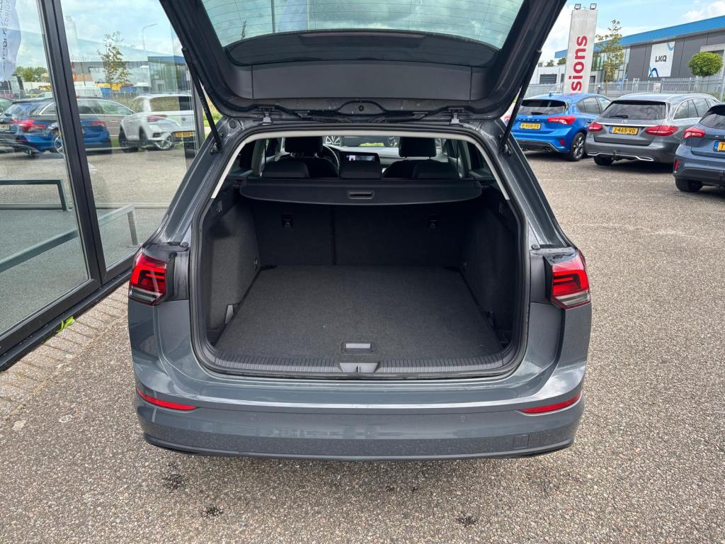 Volkswagen Golf tsi 110pk life, elektrische trekhaak, carplay
