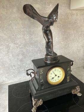 Antieke Pendule met Flying Lady van Rolls Royce