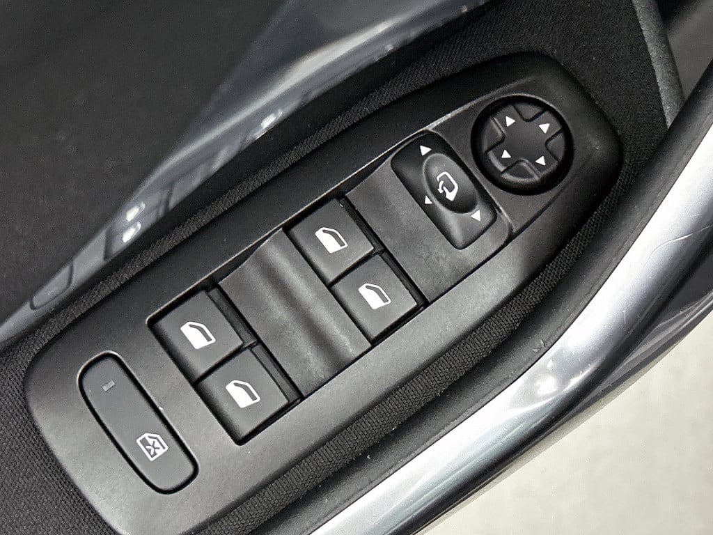 Peugeot 2008 110 pk allure | rijklaar | achteruitrijcamera | trekhaak | pan