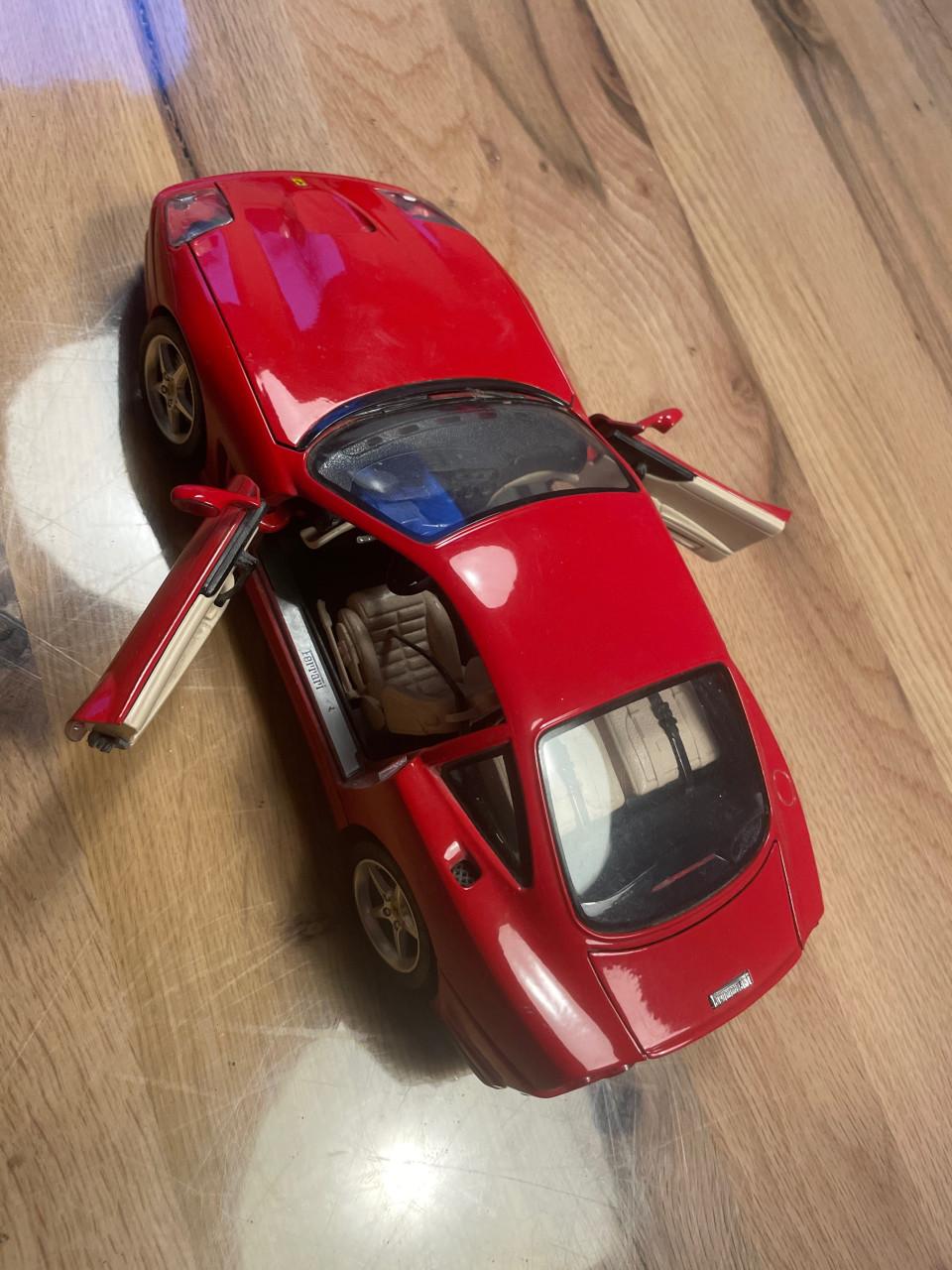 Burago Ferrari 550 Maranello 1/18