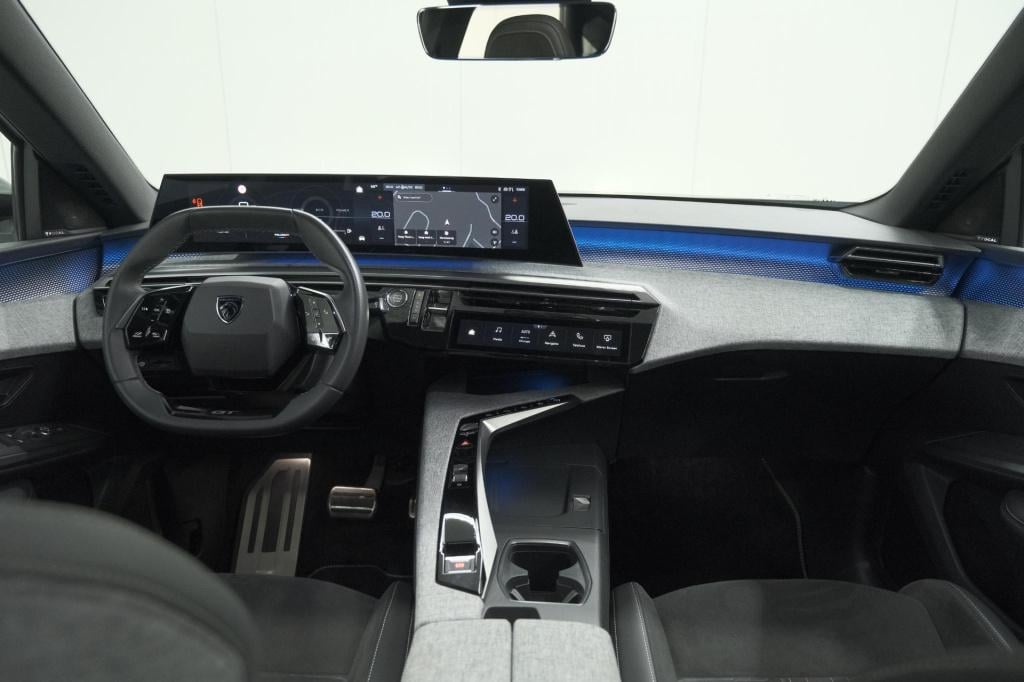 Peugeot 3008 1.2 hybrid 136 gt | panoramadak | focal audio | alcantara exec