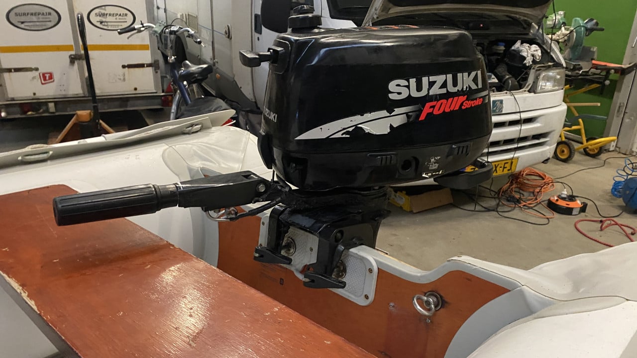 Rubberboot met 6pk motor en trailer