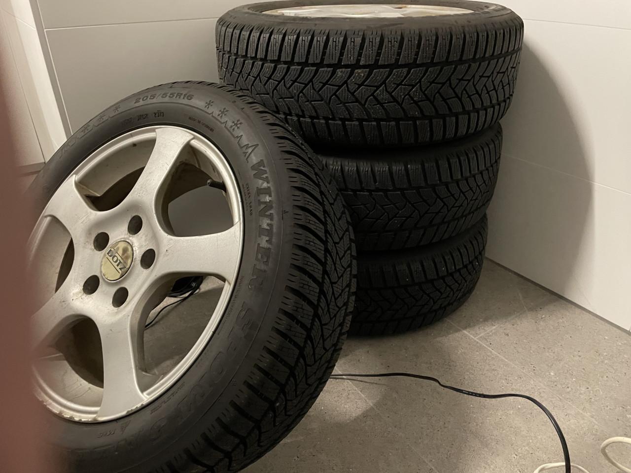 Winterbanden Dunlop met lm-velg – 205/55R16 – o.a. Kia Niro