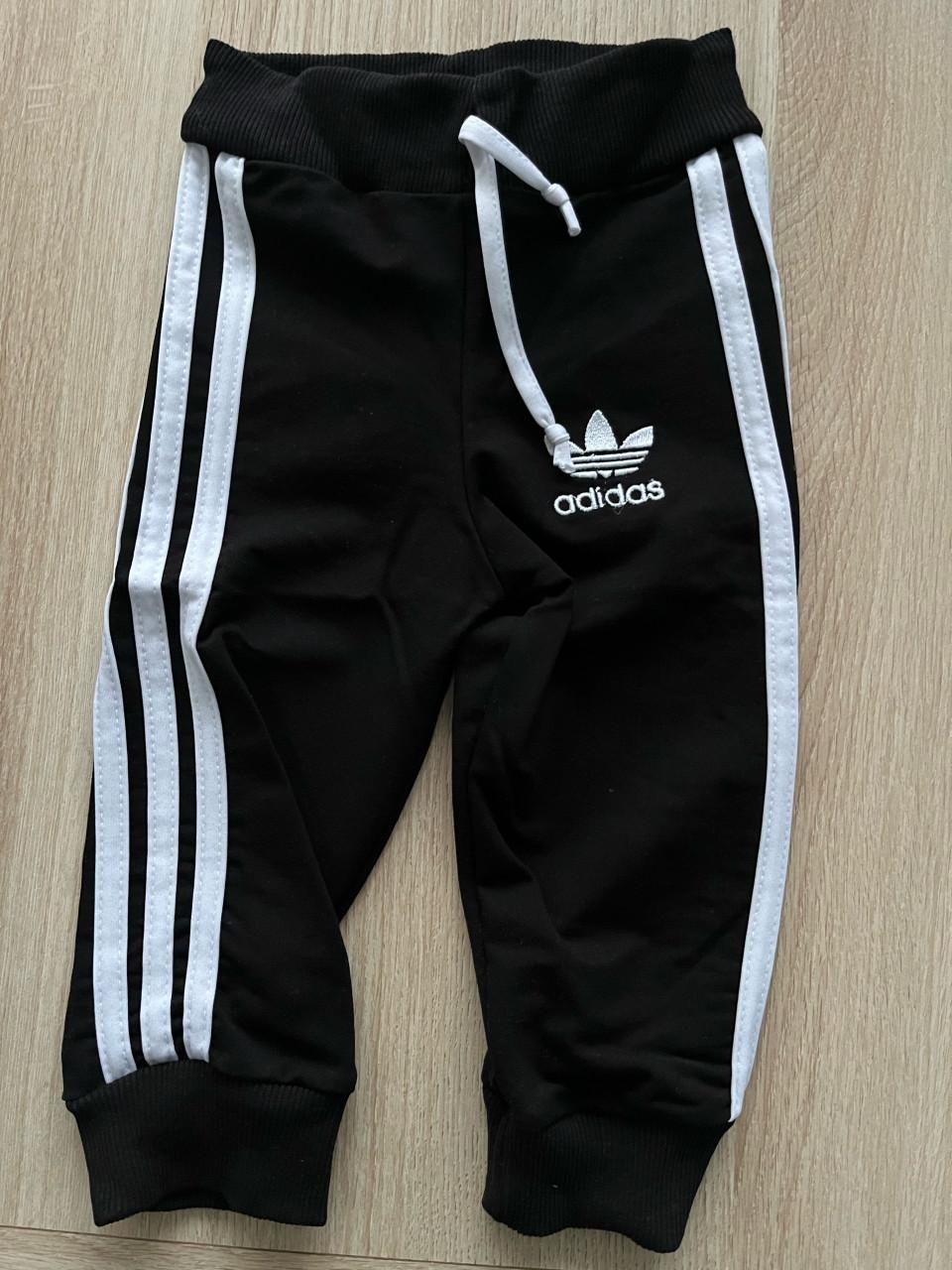 Adidas joggingspak maat 68