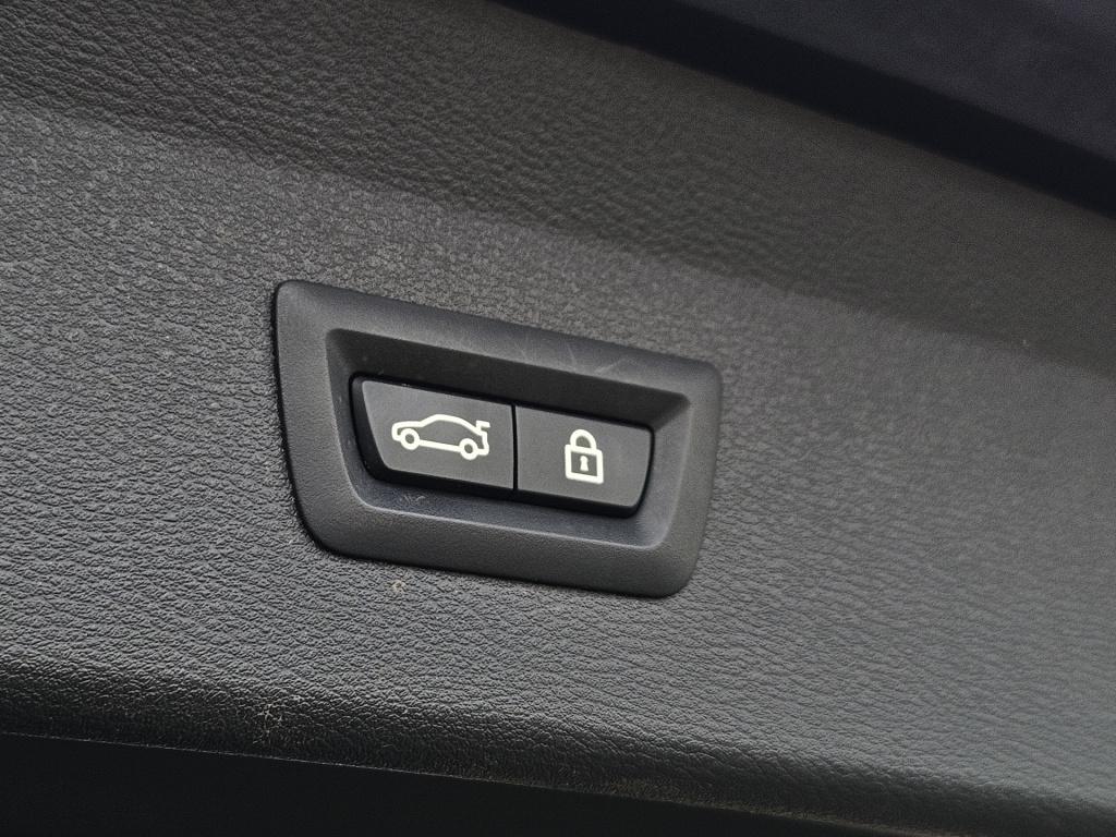 BMW X1 sdrive18i high executive | acc | camera