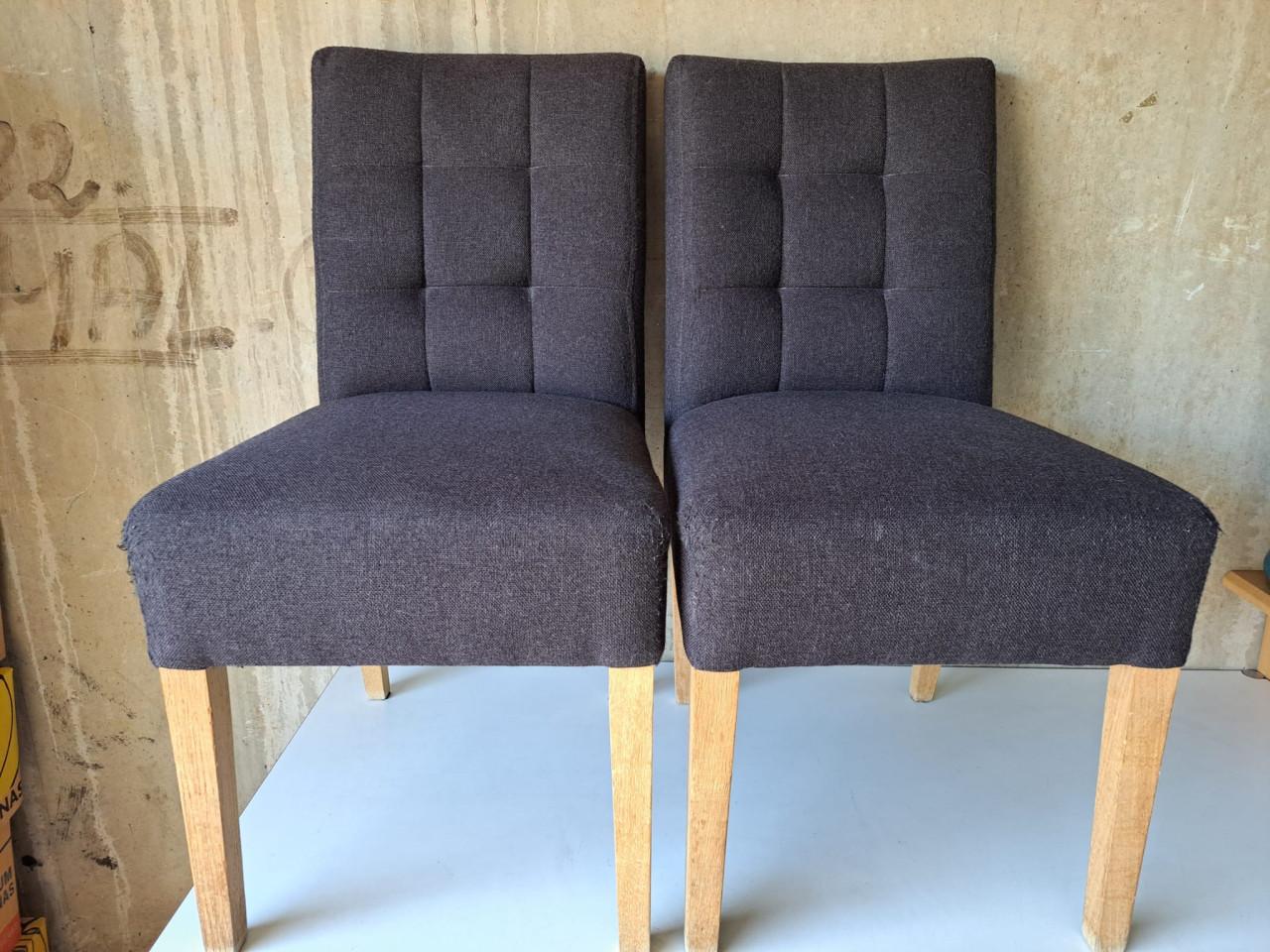Te koop 2 mooie eetkamerstoelen