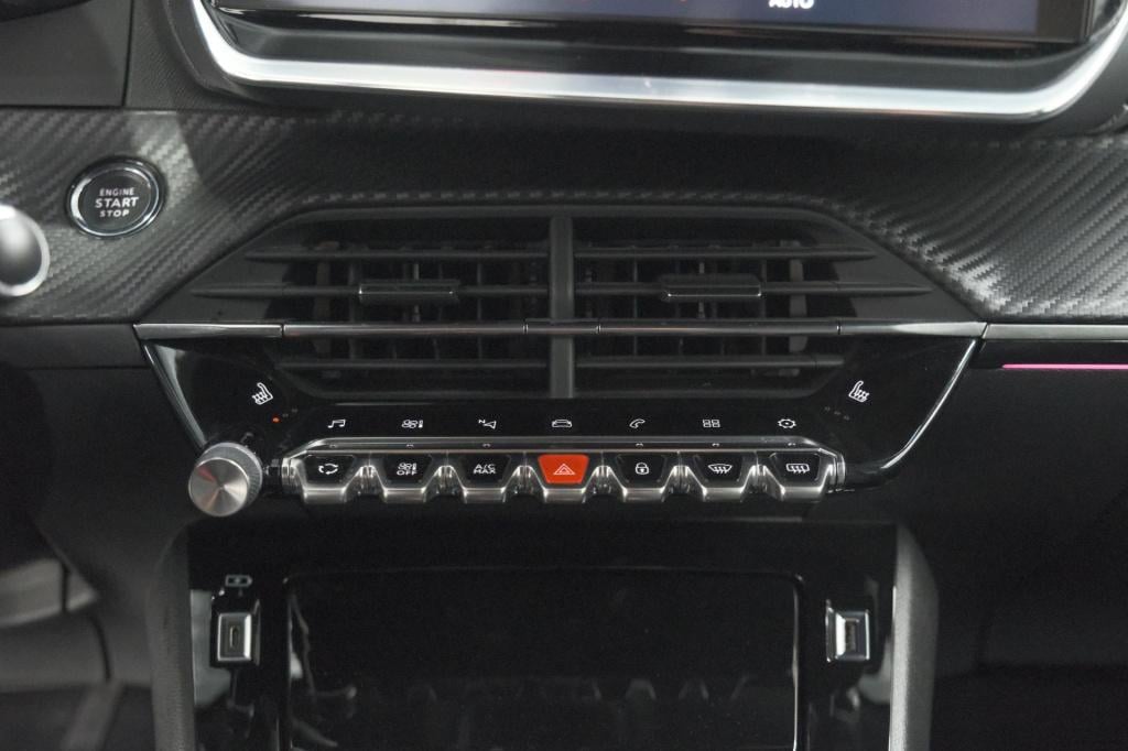 Peugeot 2008 puretech 130 eat8 gt-line | stoelverwarming | camera | dodehoe