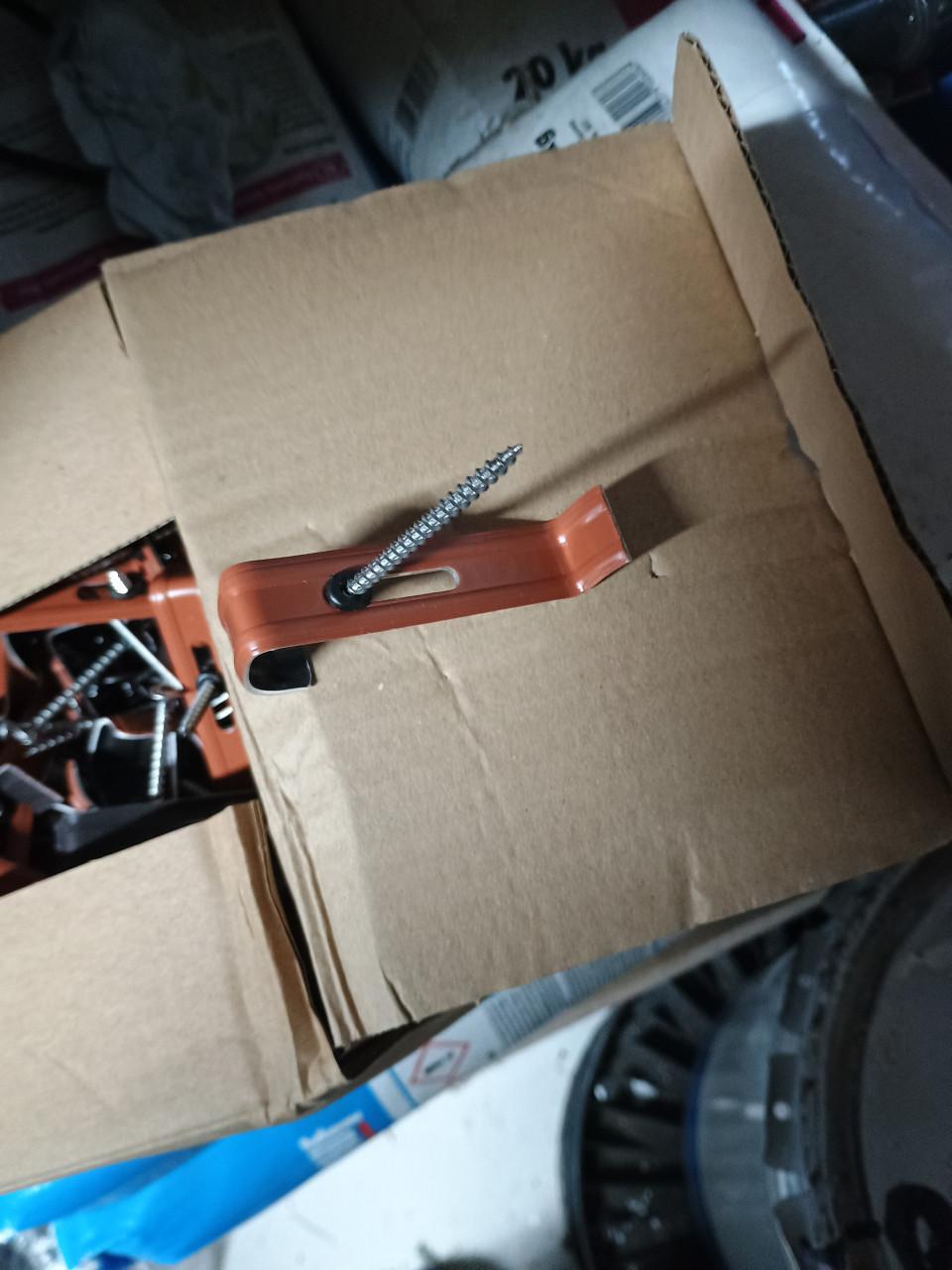 Verschillende soorten dakpan haken