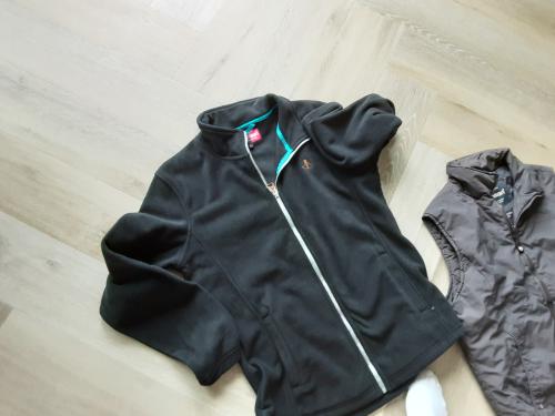 Zwart Fleece.vestmt 44.i.p.s.