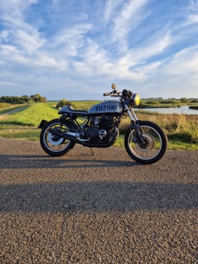 Suzuki gsx400f caferacer 1983