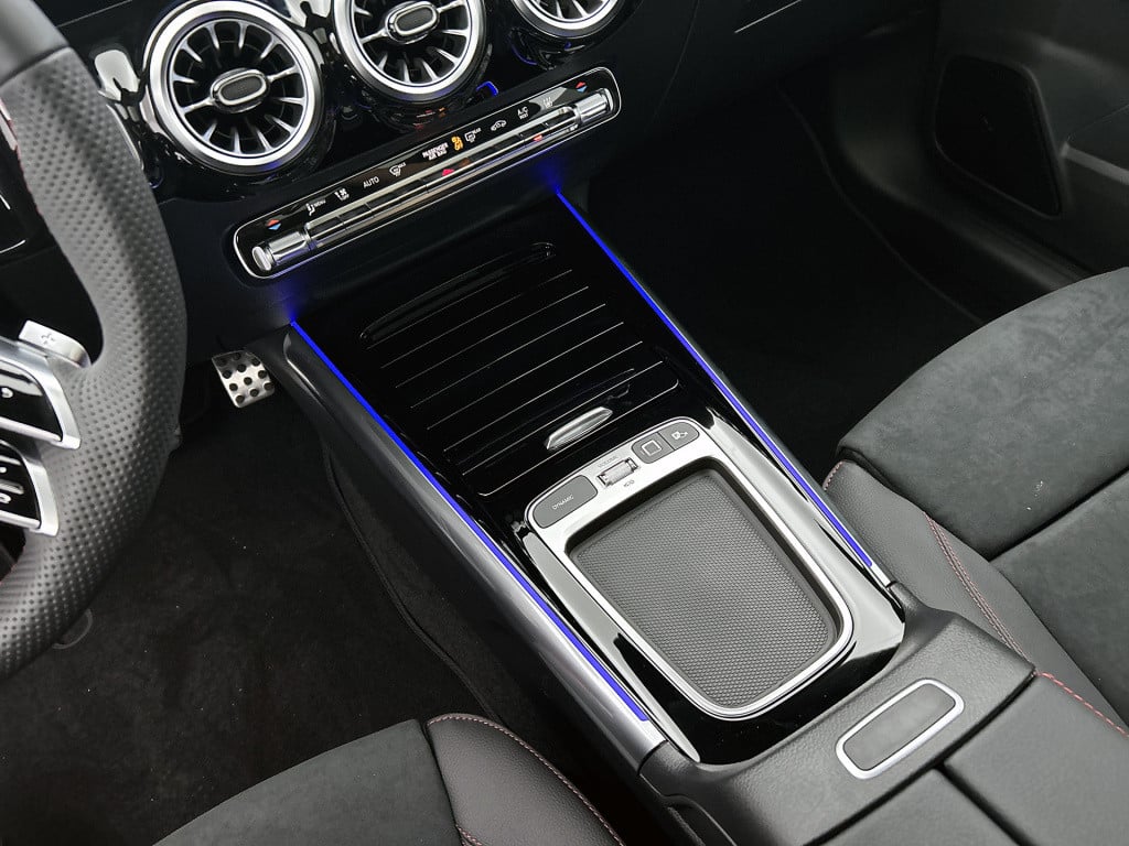 Mercedes-Benz Gla-klasse 250 e business solution amg | premium plus pakket 