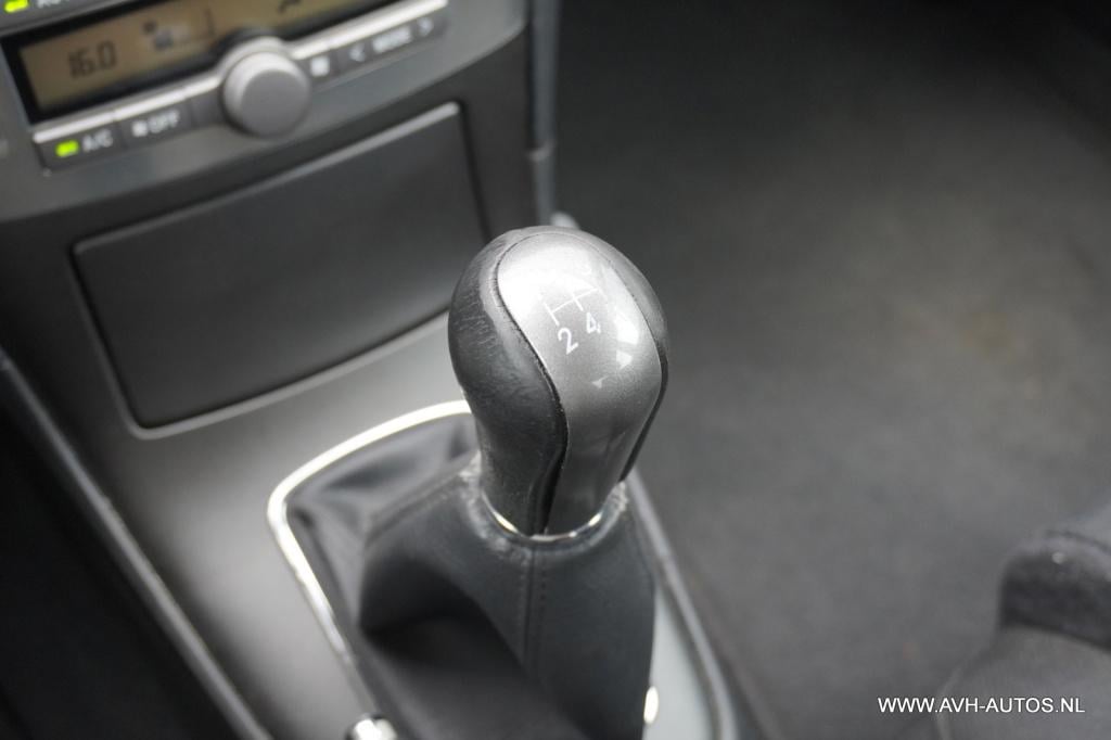Toyota Avensis 2.0 vvti linea sol