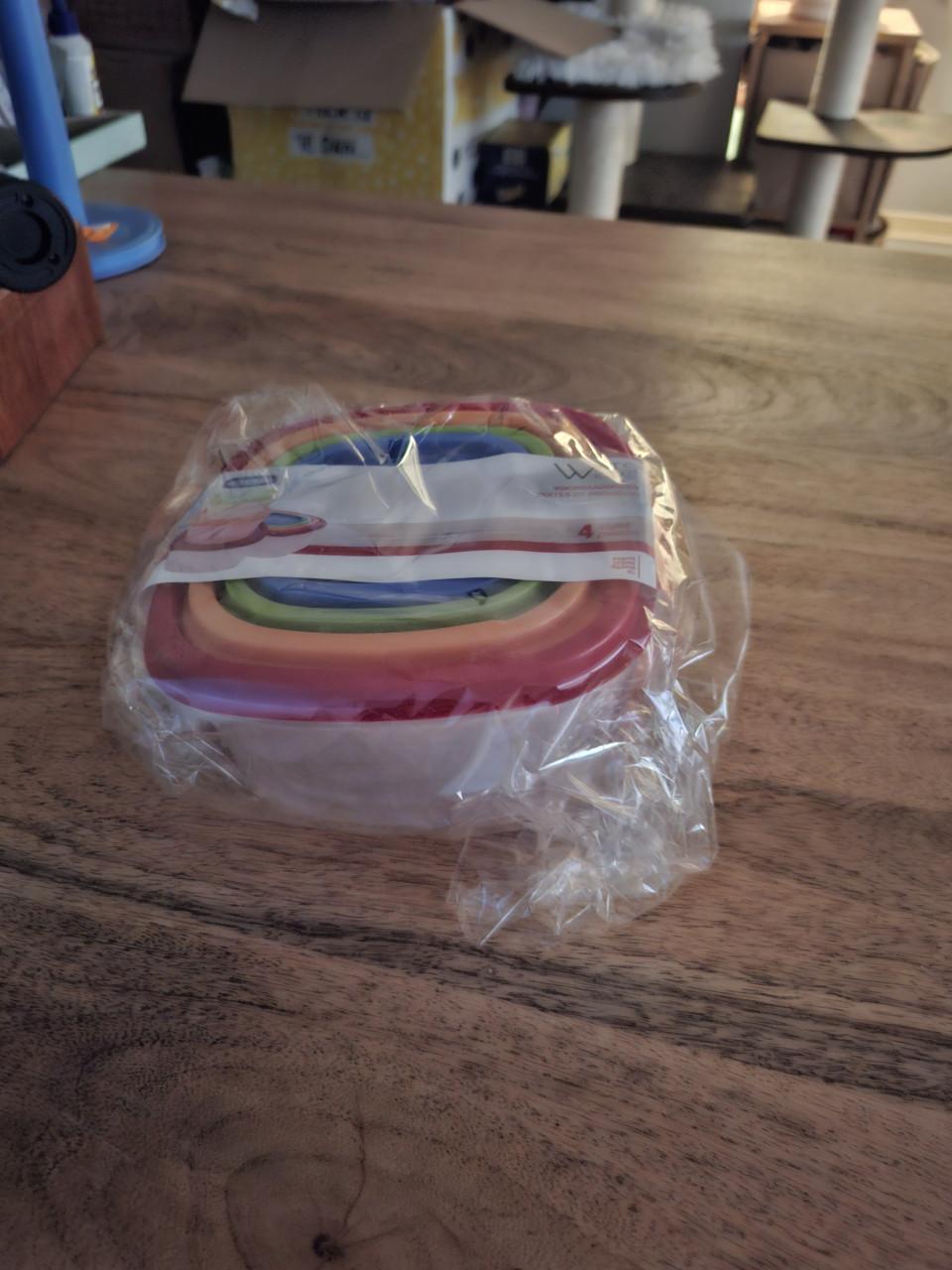 4 nieuwe plastic Doosjes