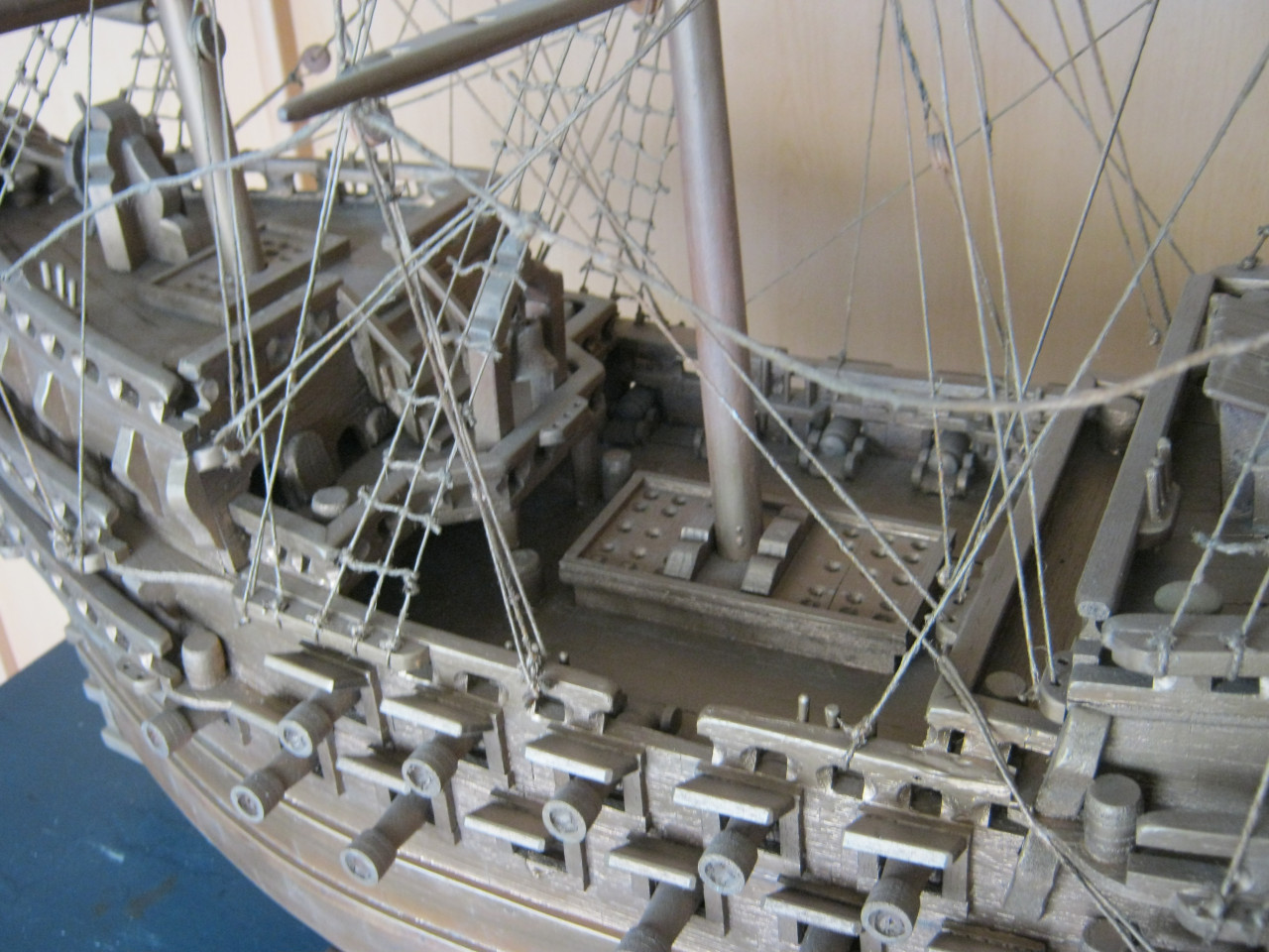Volledig houten schip.