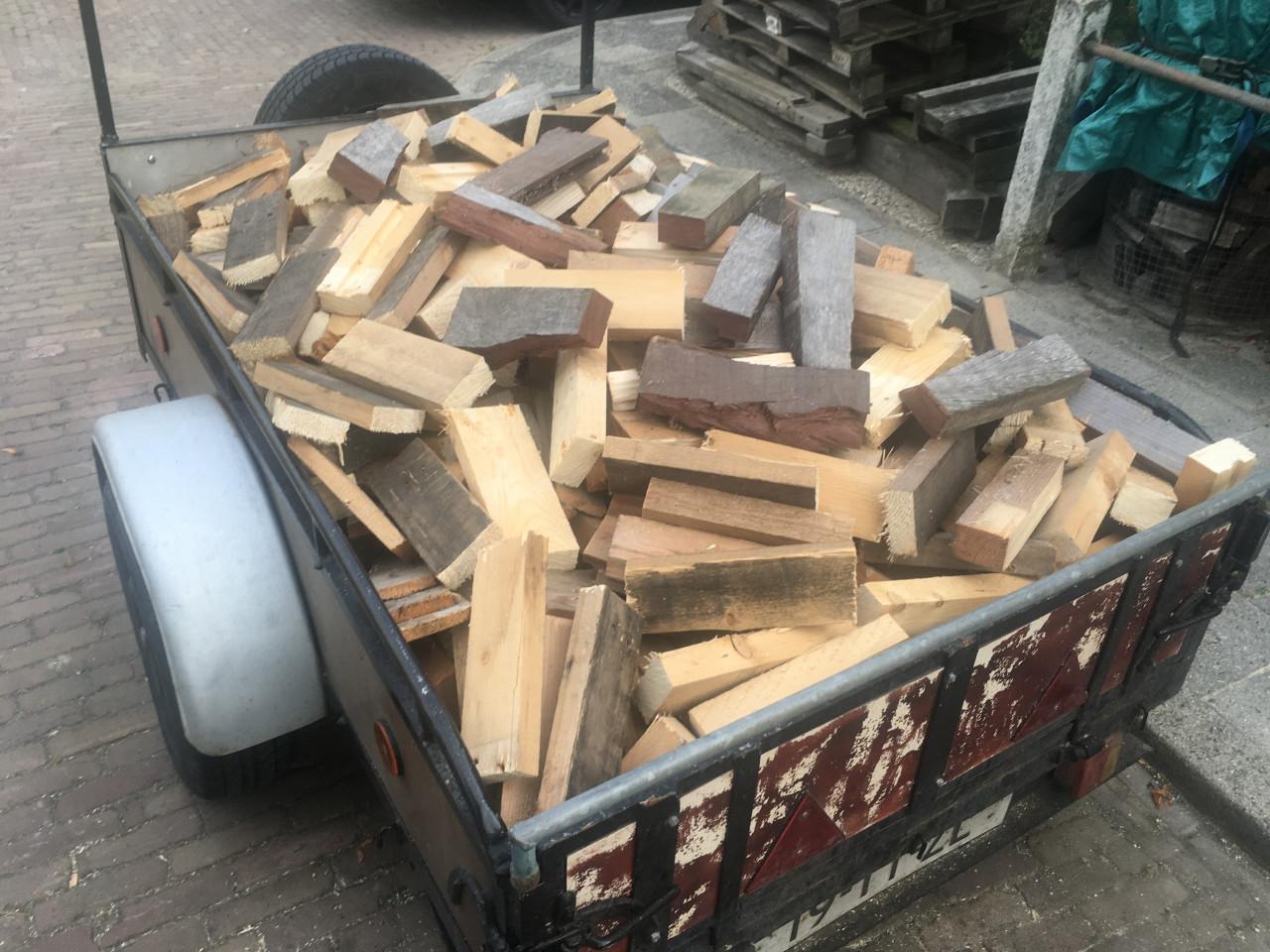 Haardhout mix voornamelijk balkhout 1 losgestorte kuub mix vuren g