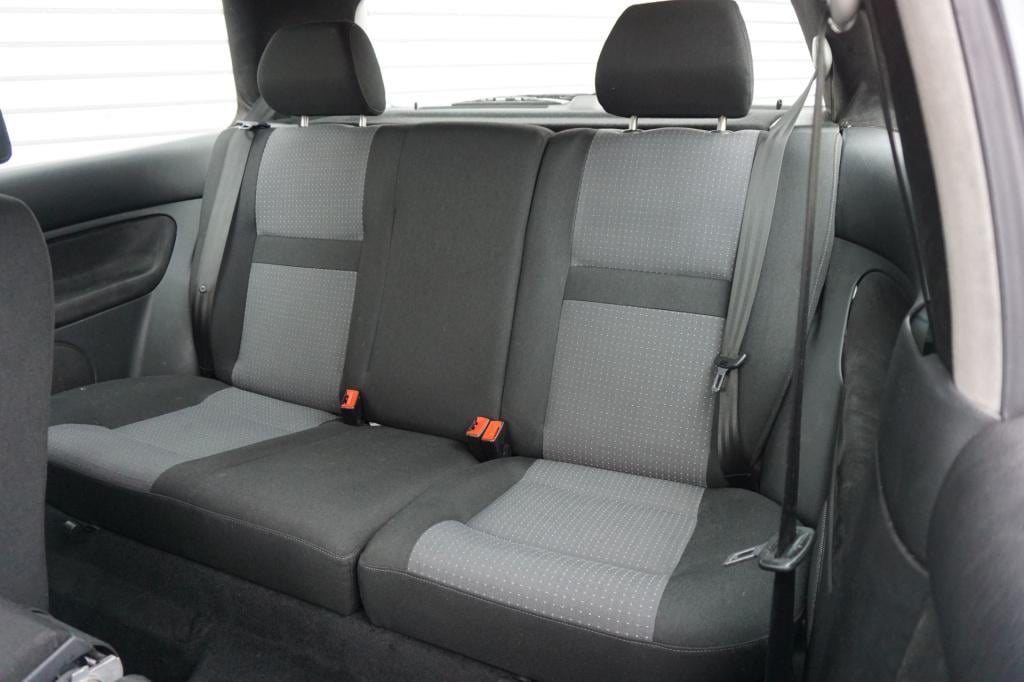 Volkswagen Golf 1.6-16v ocean airco / elektr. ramen / trekhaak / nap / apk 