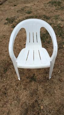 Witte tuinstoel