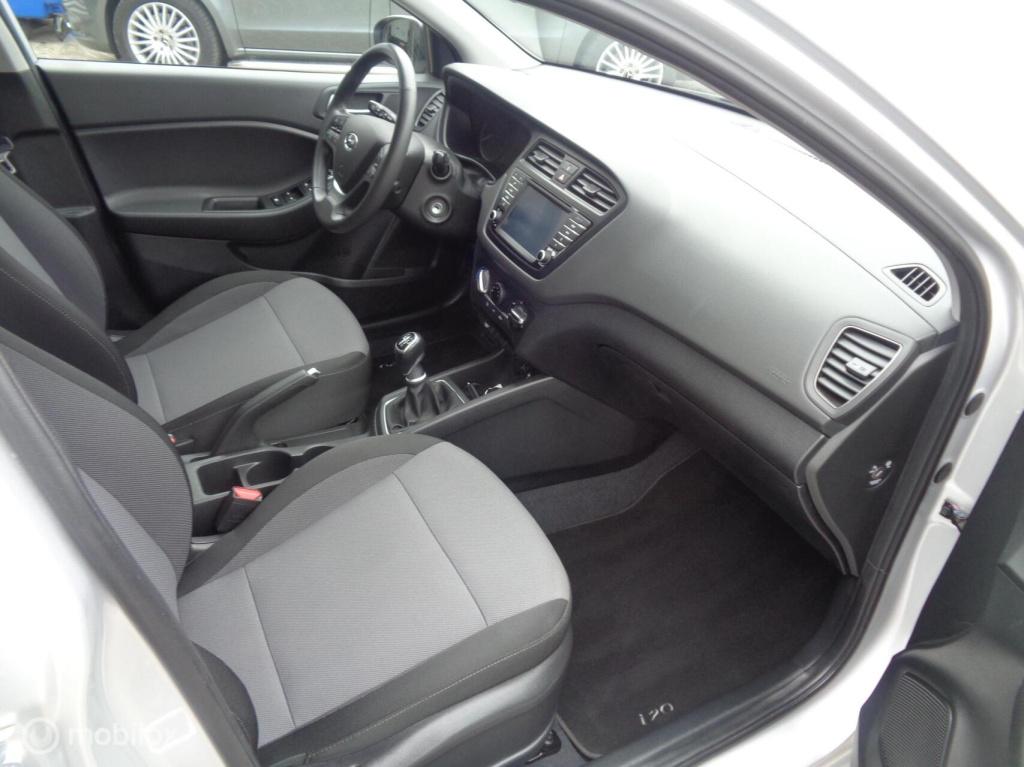 Hyundai I 20 1.0 t-gdi comfort/airco/camera/pdc/1st eig/lm velgen/slechts 8