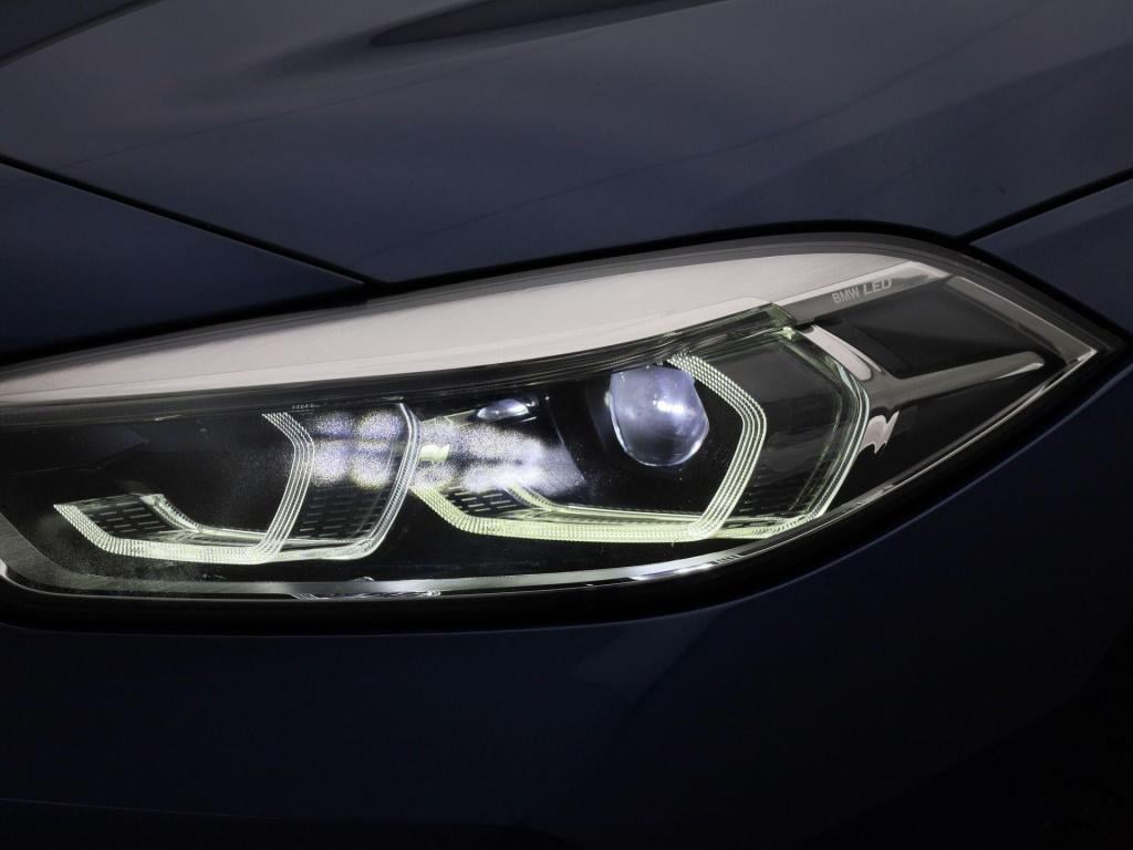 BMW 1 Serie 118i business edition | automaat | apple carplay / android auto