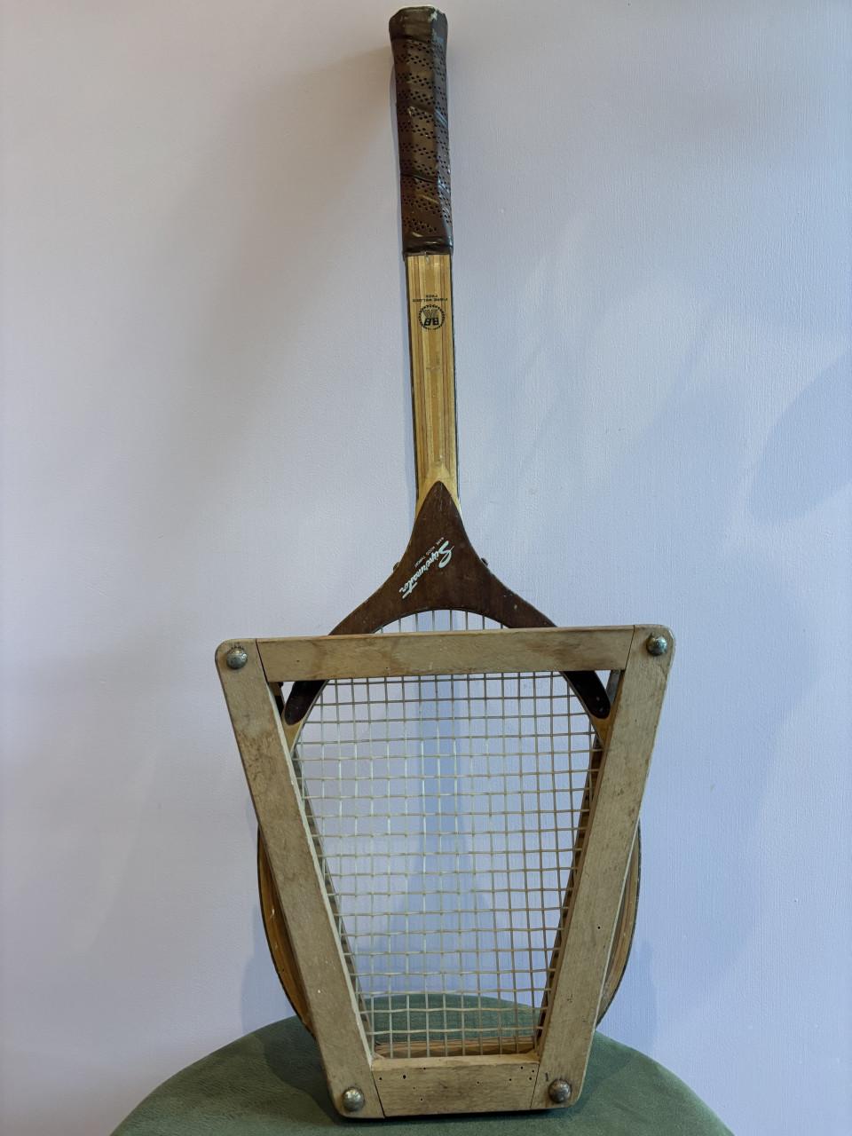 Vintage Tennisrackets Dunlop & Kennex met Spanners