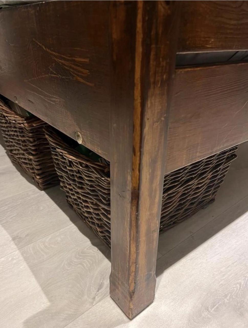 Bruin gebeitst bed hout incl. opbergmanden