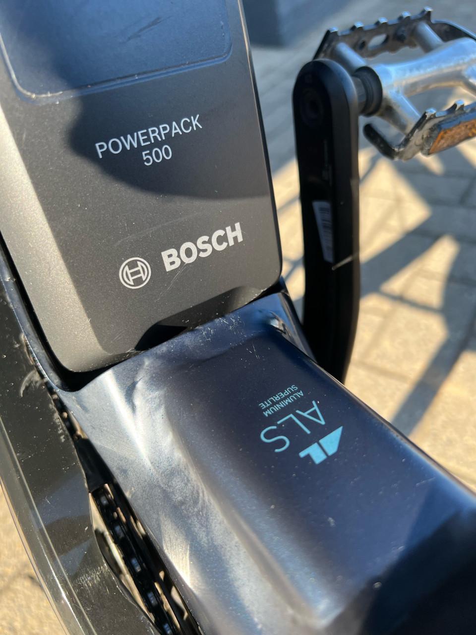 Mooie Cube Touring pro met bosch middenmotor en 500 WH accu
