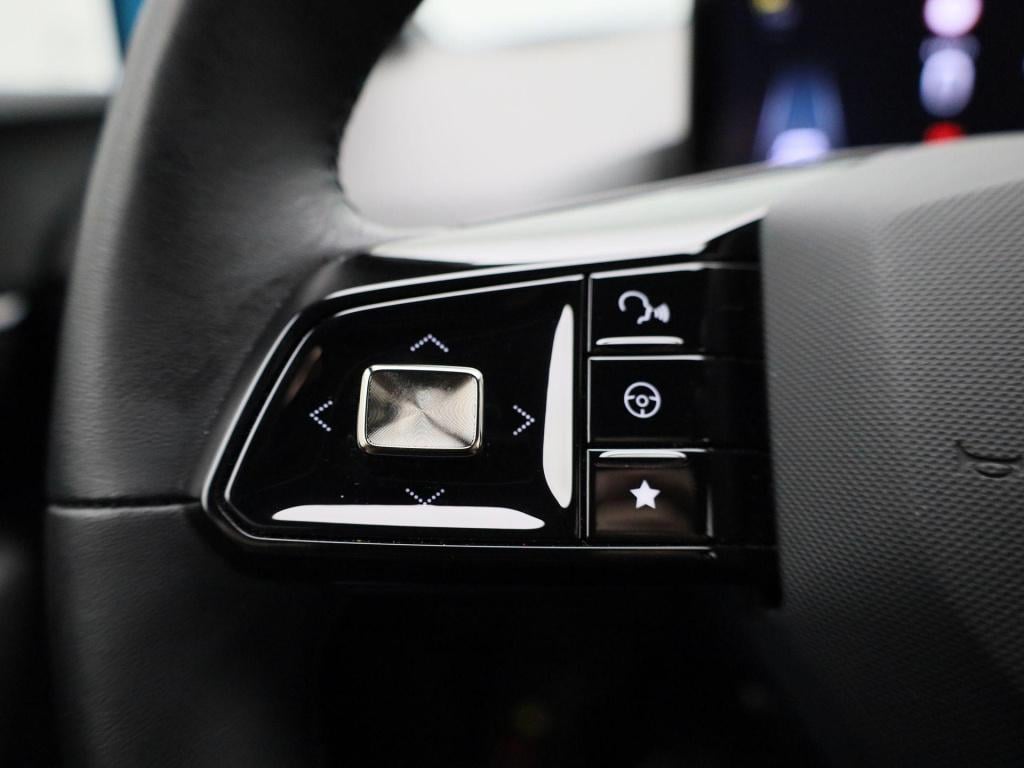 MG Mg4 64 kwh luxury all-season banden / navigatiesysteem / carplay / remot