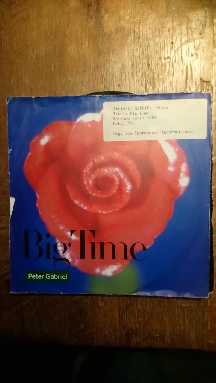 VINYL SINGLES