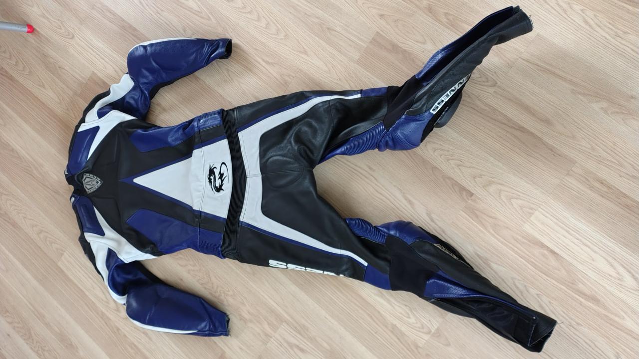 Dames motorpak / racepak van Arlen Ness, 4 keer gedragen