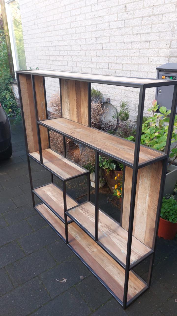 Wandmeubel/ roomdivider