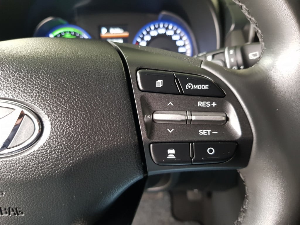 Hyundai Kona hybrid fashion