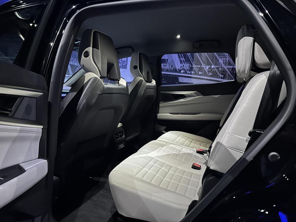 Renault Espace e-tech full hybrid 200 iconic 7p.