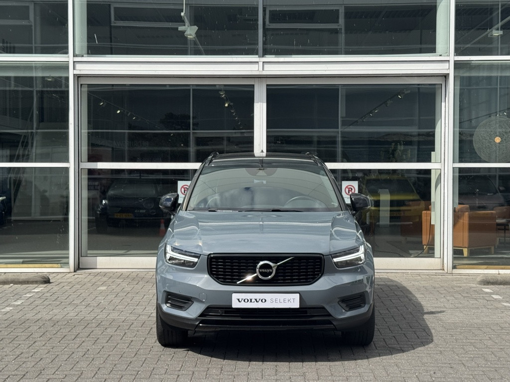 Volvo XC40 t4 190pk r-design| adap.cruise| trekhaak| stoel.verw| h&k sound