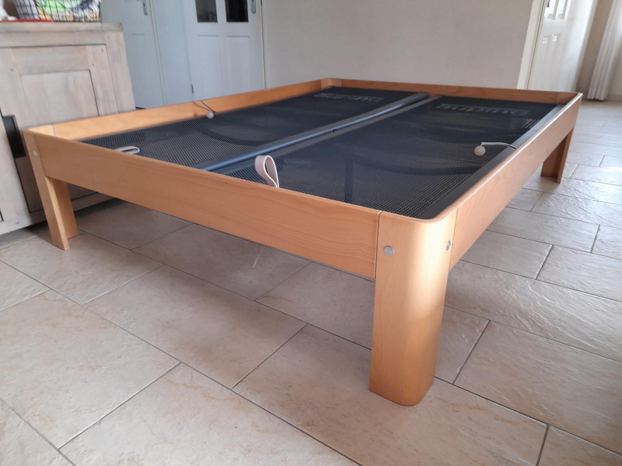 Auping bed  160 x 210 ( in goede staat )