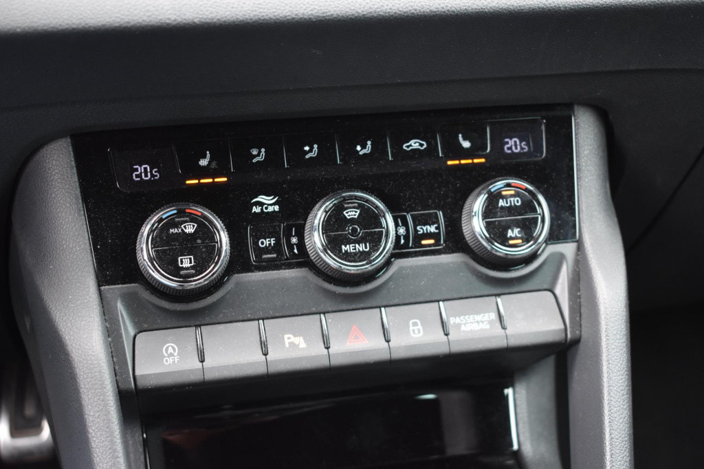 Skoda Karoq 1.5 tsi act sportline | trekhaak | canton | virtual cockpit | a