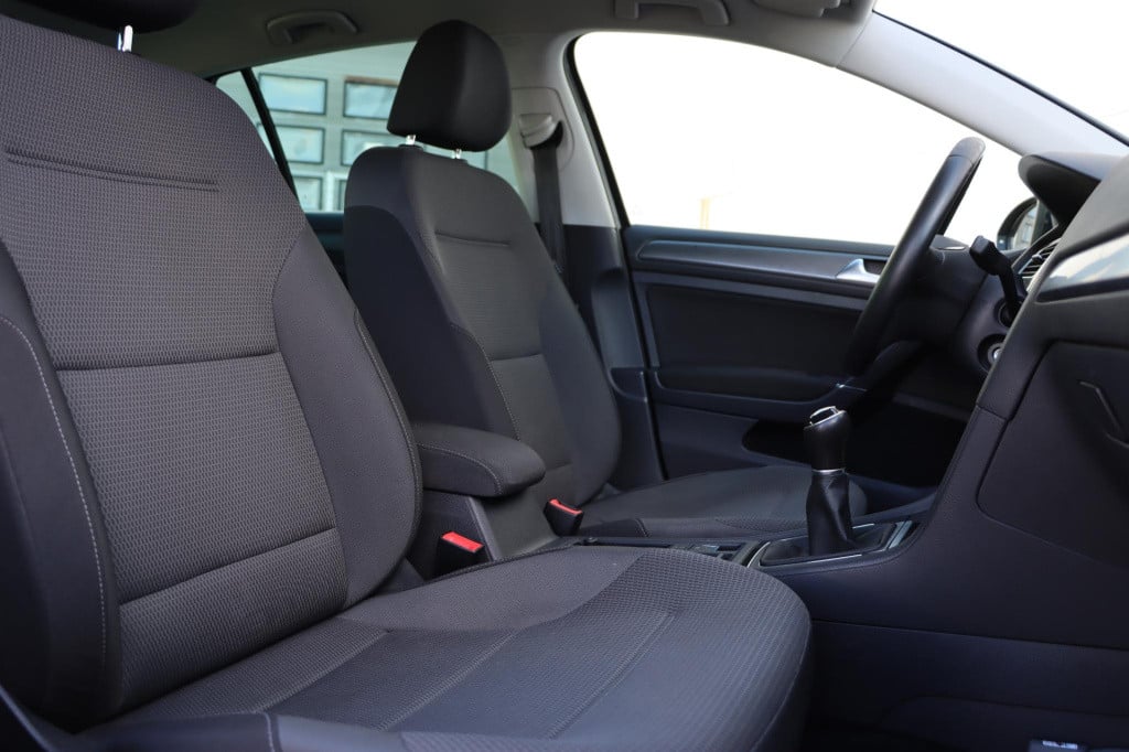 Volkswagen Golf 1.0 tsi comfortline business r 110pk