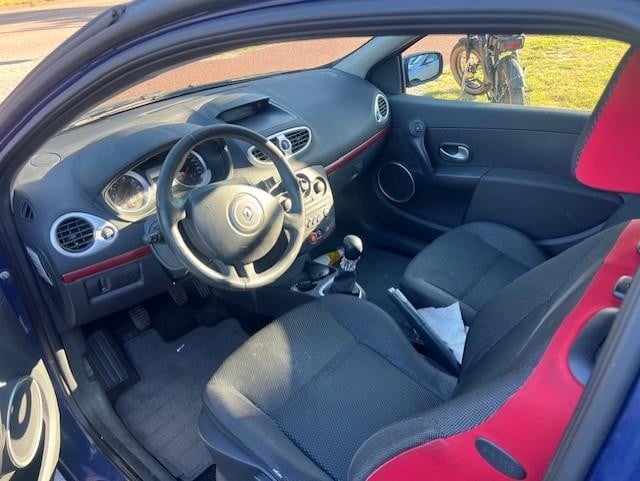 Renault Clio 1.2-16v rip curl