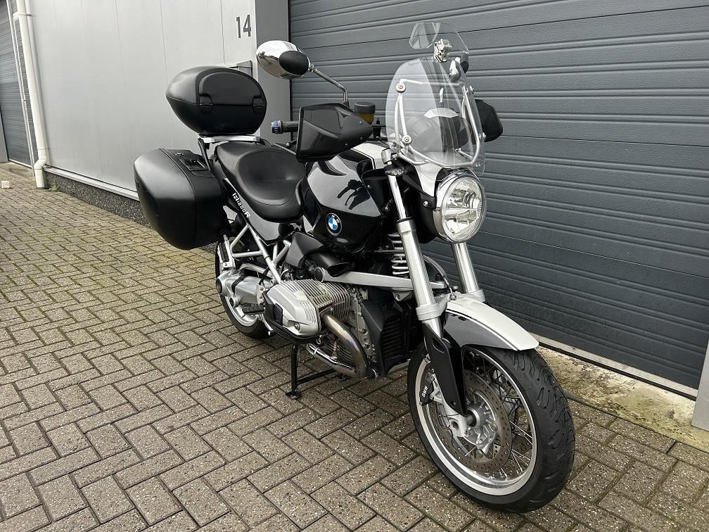 BMW R1200R Classic bj. 2012 met maar 29 dkm, kofferset etc. Topper! €7250,-