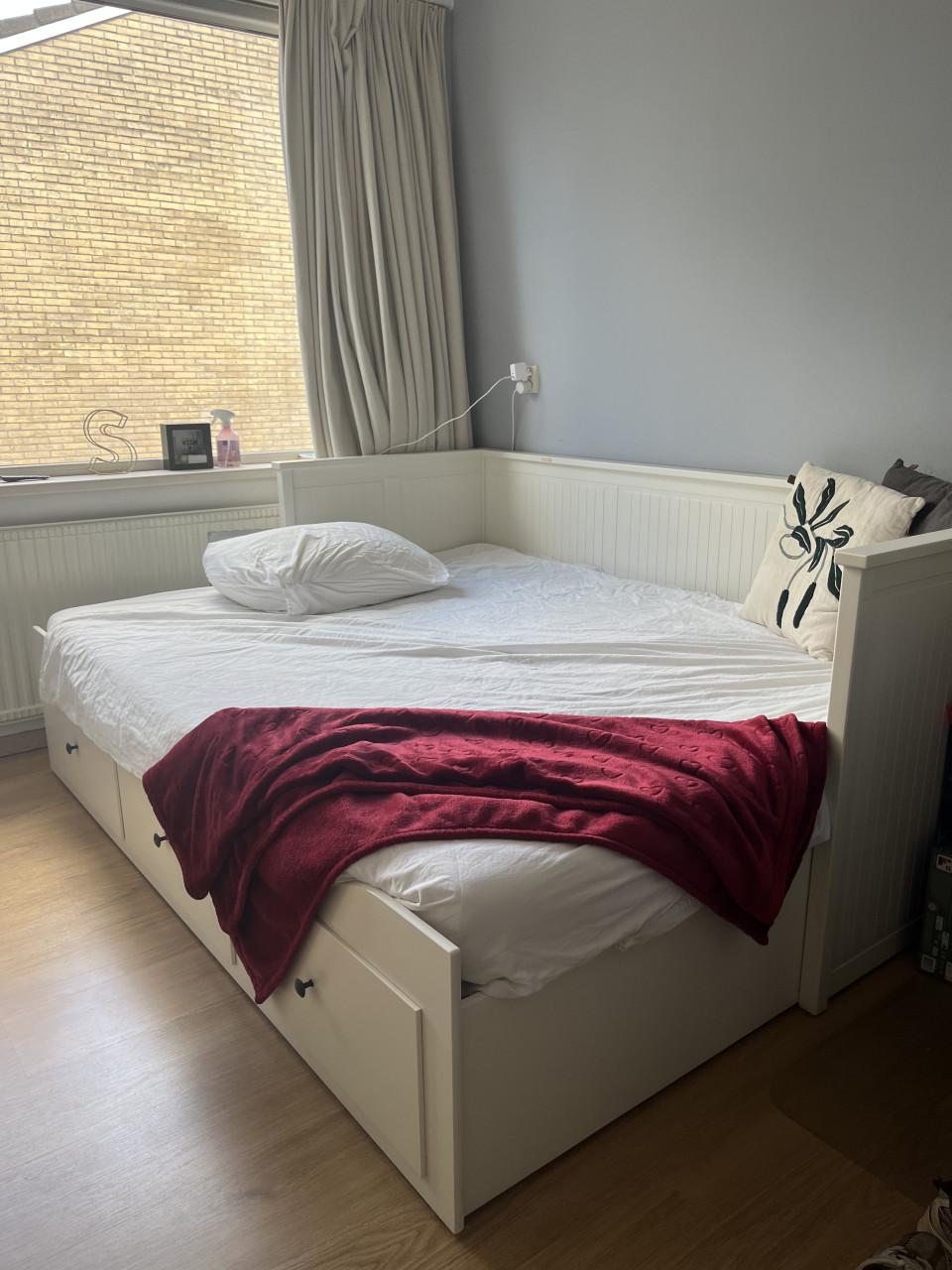Hemnes IKEA bed