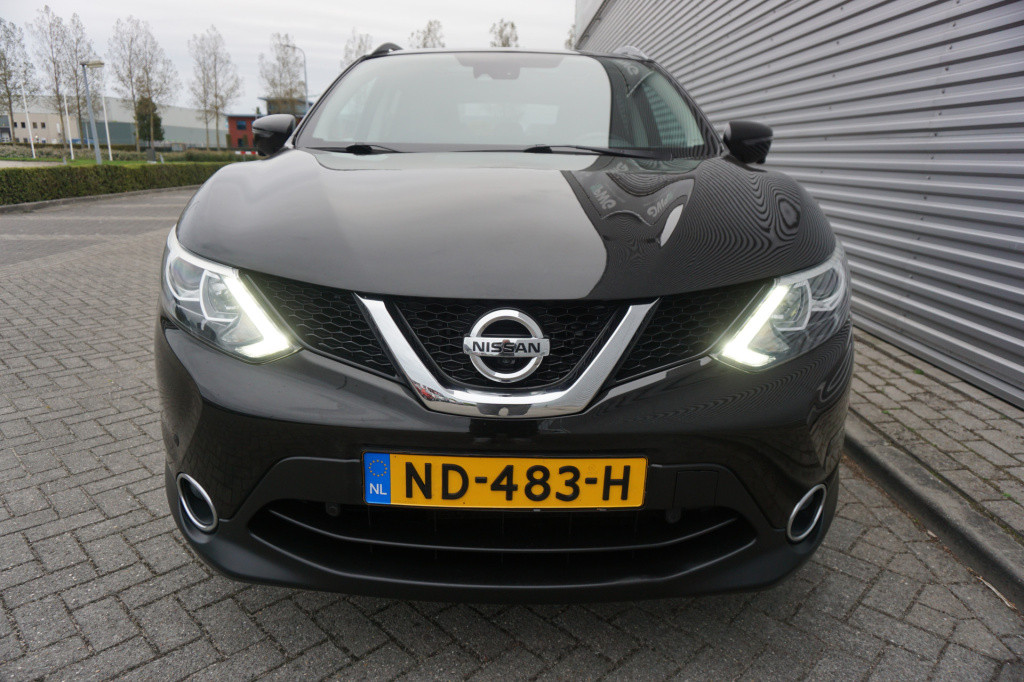 Nissan Qashqai 1.2 n-connecta climate / navi / camera / glazen dak / parkee